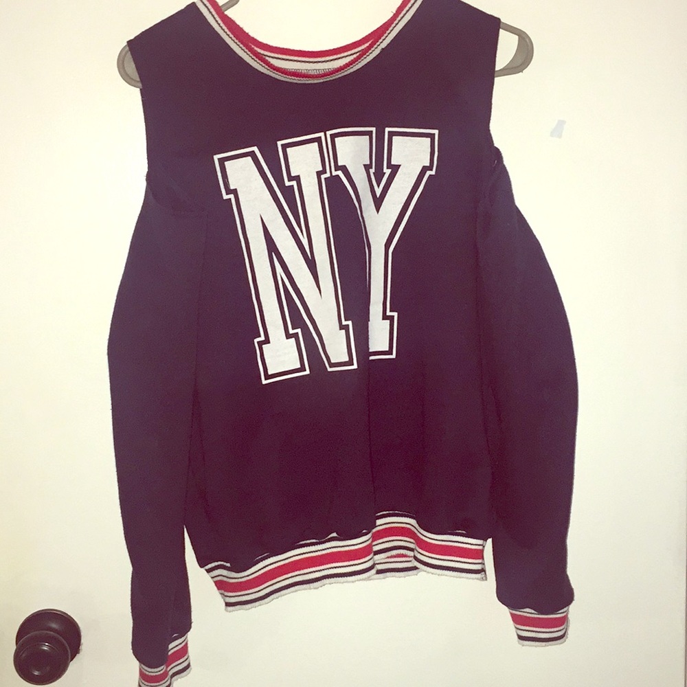 Long sleeve cold shoulder